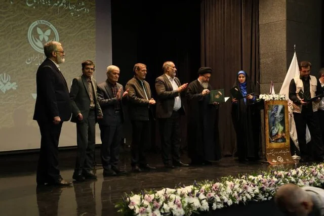جشنواره شعر «پروانگی» برگزار شد